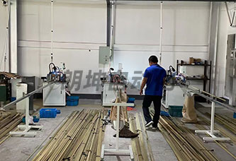 非标定制-自动切割打孔设备